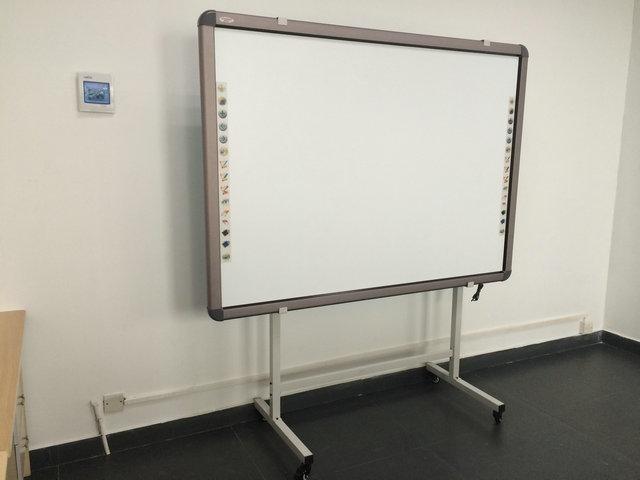 红外互动电子白板 82英寸（50㎡-60㎡教室适用）
